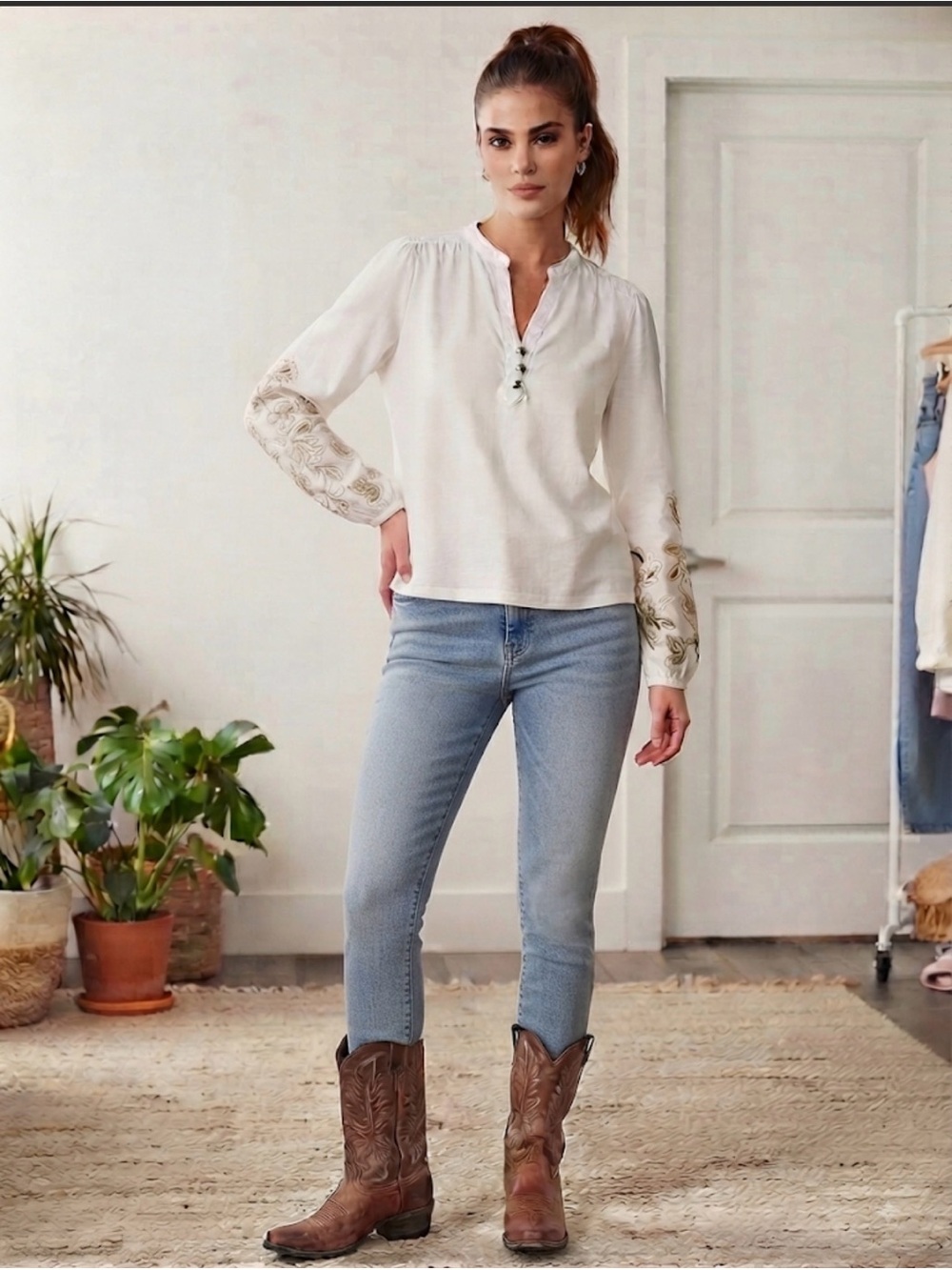 Mexx Cream Long-Sleeve Embroidered Henley Top